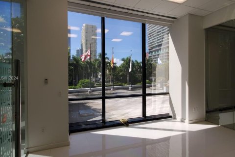 Commercial property in Miami, Florida № 1035665 - photo 15