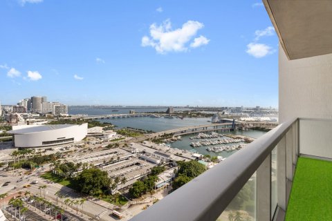 Condo in Miami, Florida, 1 bedroom  № 1406275 - photo 23