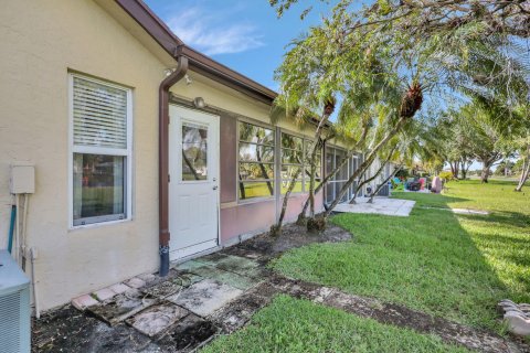 Villa ou maison à vendre à Royal Palm Beach, Floride: 2 chambres, 120.31 m2 № 1044178 - photo 18