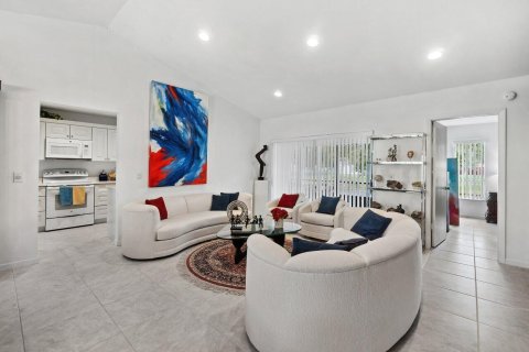 Villa ou maison à vendre à Royal Palm Beach, Floride: 2 chambres, 120.31 m2 № 1044139 - photo 25