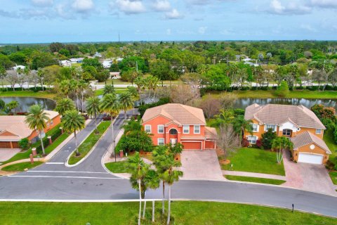 Villa ou maison à vendre à Stuart, Floride: 5 chambres, 332.59 m2 № 1044177 - photo 1