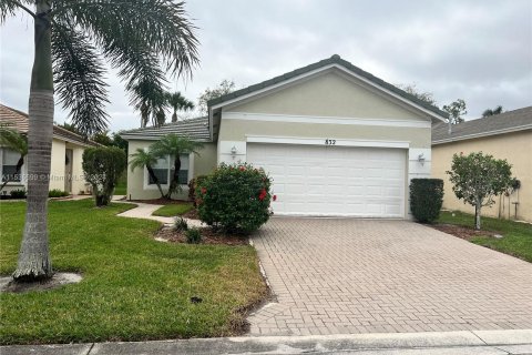 House in Port St. Lucie, Florida 3 bedrooms, 139.91 sq.m. № 1019795 - photo 1