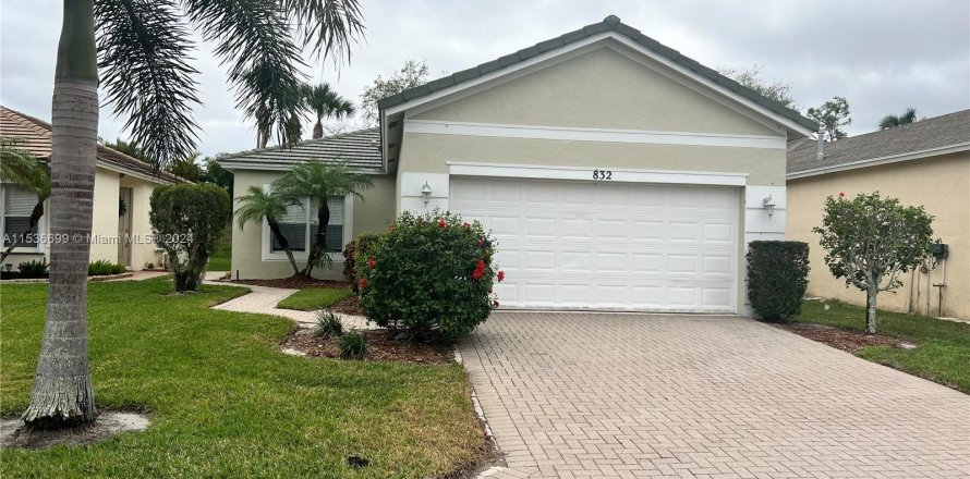 House in Port St. Lucie, Florida 3 bedrooms, 139.91 sq.m. № 1019795