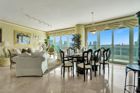 Copropriété à vendre à Aventura, Floride: 2 chambres, 222.97 m2 № 1054328 - photo 10