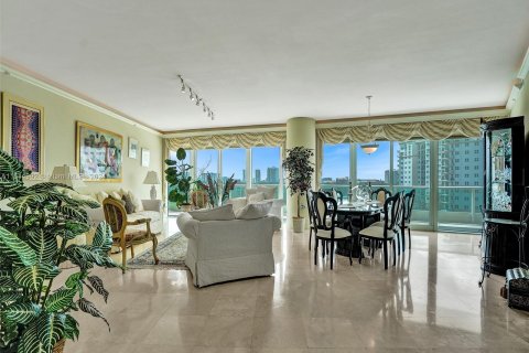 Copropriété à vendre à Aventura, Floride: 2 chambres, 222.97 m2 № 1054328 - photo 2