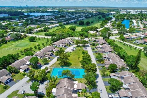 Immobilier commercial à vendre à Tamarac, Floride № 1030869 - photo 18