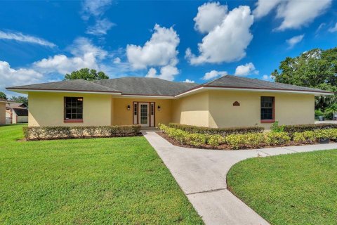 House in Lakeland, Florida 3 bedrooms, 173.36 sq.m. № 1390596 - photo 2