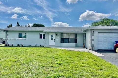 Villa ou maison à vendre à North Lauderdale, Floride: 3 chambres, 144 m2 № 1078458 - photo 2