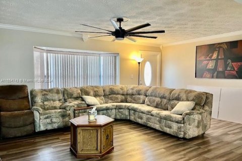 Villa ou maison à vendre à North Lauderdale, Floride: 3 chambres, 144 m2 № 1078458 - photo 5