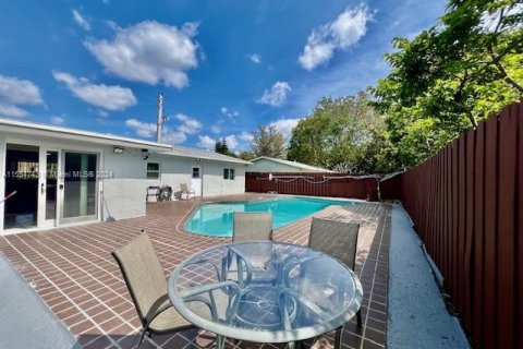 Villa ou maison à vendre à North Lauderdale, Floride: 3 chambres, 144 m2 № 1078458 - photo 10