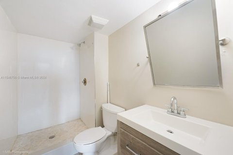 Condominio en venta en North Miami, Florida, 2 dormitorios, 97.55 m2 № 1050955 - foto 2