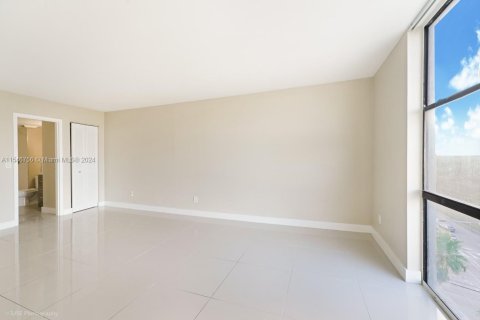 Condominio en venta en North Miami, Florida, 2 dormitorios, 97.55 m2 № 1050955 - foto 9