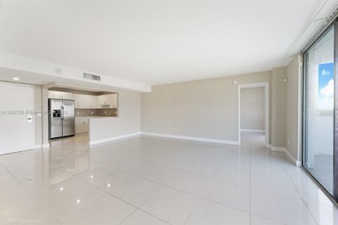 Condominio en venta en North Miami, Florida, 2 dormitorios, 97.55 m2 № 1050955 - foto 10