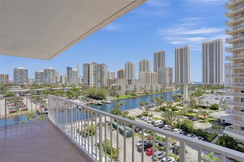 Condo in Sunny Isles Beach, Florida, 2 bedrooms  № 1319350 - photo 5