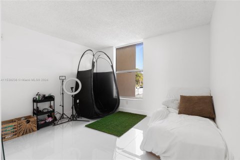 Condominio en venta en North Miami, Florida, 2 dormitorios, 89.46 m2 № 1035341 - foto 19