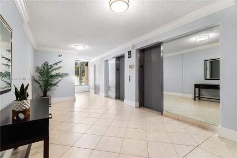 Condominio en venta en North Miami, Florida, 2 dormitorios, 89.46 m2 № 1035341 - foto 21