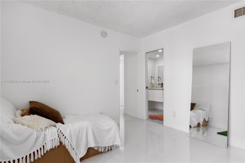 Copropriété à vendre à North Miami, Floride: 2 chambres, 89.46 m2 № 1035341 - photo 20