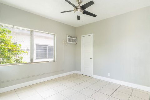 Купить коммерческую недвижимость в Майами-Бич, Флорида № 1058328 - фото 9