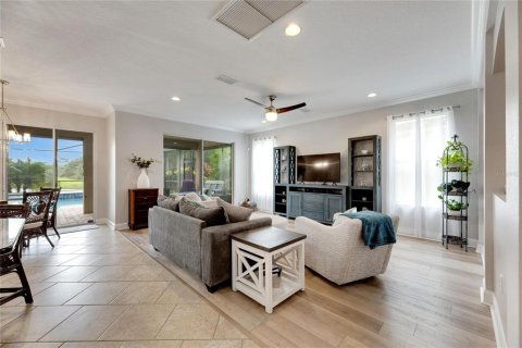 Casa en venta en Tampa, Florida, 5 dormitorios, 313.82 m2 № 1397280 - foto 11