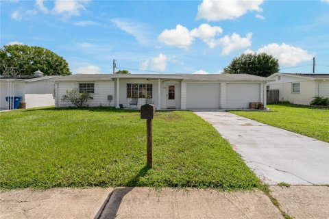 Villa ou maison à vendre à Holiday, Floride: 2 chambres, 78.78 m2 № 1349508 - photo 1