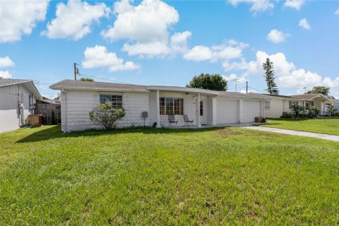 Villa ou maison à vendre à Holiday, Floride: 2 chambres, 78.78 m2 № 1349508 - photo 2