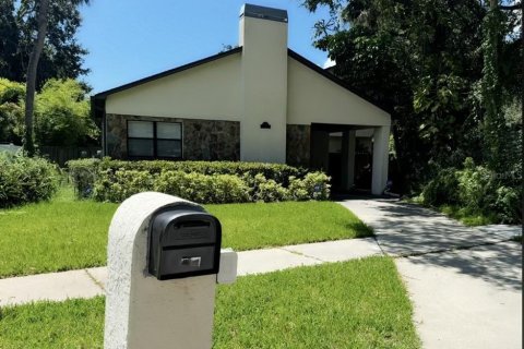 Casa en venta en Tampa, Florida, 4 dormitorios, 208.19 m2 № 1349539 - foto 1