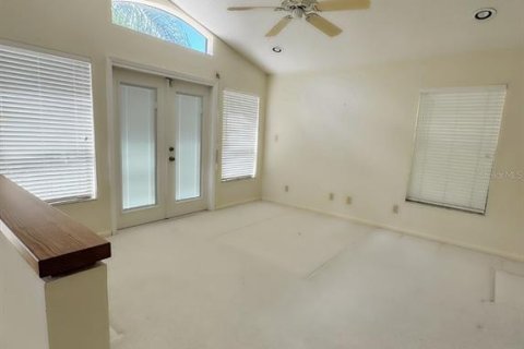 House in Tampa, Florida 4 bedrooms, 208.19 sq.m. № 1349539 - photo 9