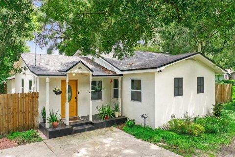 Villa ou maison à vendre à Tampa, Floride: 3 chambres, 133.04 m2 № 1349573 - photo 1