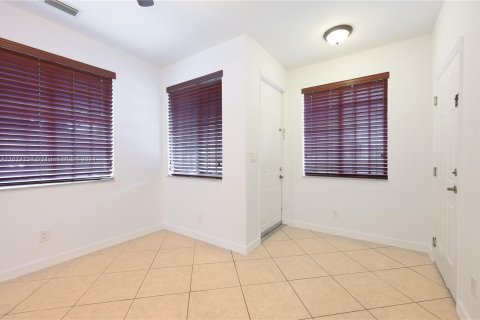 Townhouse in Hallandale Beach, Florida 3 bedrooms, 179.39 sq.m. № 1405903 - photo 21