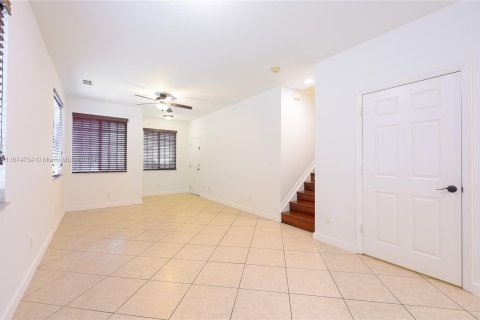 Townhouse in Hallandale Beach, Florida 3 bedrooms, 179.39 sq.m. № 1405903 - photo 15