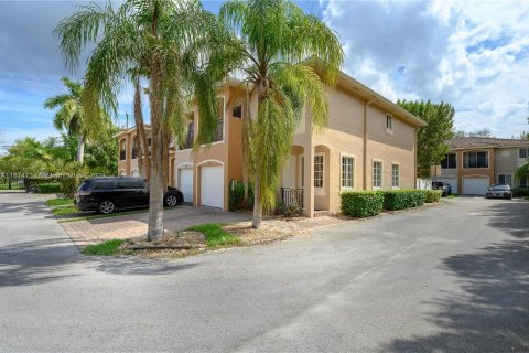 Touwnhouse à vendre à Hallandale Beach, Floride: 3 chambres, 179.39 m2 № 1405903 - photo 30