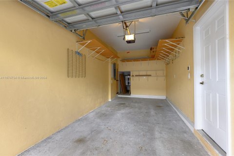 Townhouse in Hallandale Beach, Florida 3 bedrooms, 179.39 sq.m. № 1405903 - photo 27