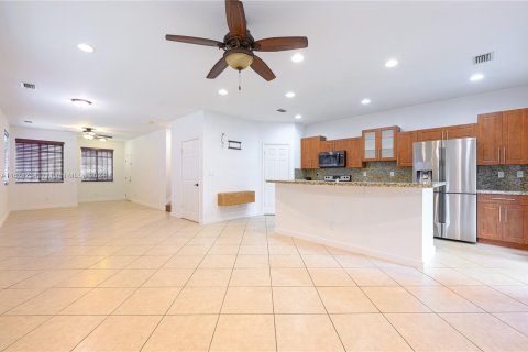 Townhouse in Hallandale Beach, Florida 3 bedrooms, 179.39 sq.m. № 1405903 - photo 16