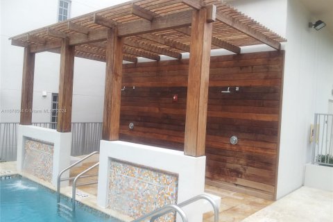 Condo in Miami Beach, Florida, 1 bedroom  № 1405947 - photo 12