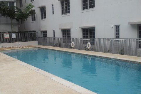 Condo in Miami Beach, Florida, 1 bedroom  № 1405947 - photo 11