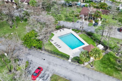 Villa ou maison à vendre à Deerfield Beach, Floride: 2 chambres, 73.67 m2 № 1050349 - photo 13