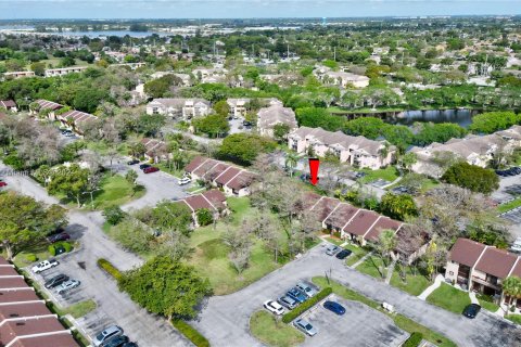 Casa en venta en Deerfield Beach, Florida, 2 dormitorios, 73.67 m2 № 1050349 - foto 4