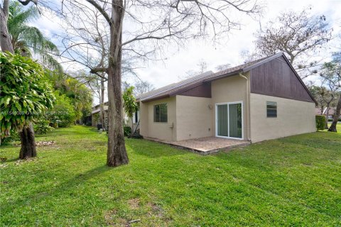 Casa en venta en Deerfield Beach, Florida, 2 dormitorios, 73.67 m2 № 1050349 - foto 21