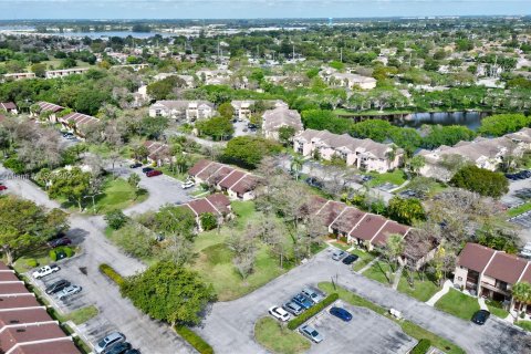 Villa ou maison à vendre à Deerfield Beach, Floride: 2 chambres, 73.67 m2 № 1050349 - photo 3