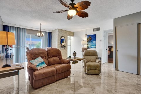 Condo in Lauderhill, Florida, 1 bedroom  № 1050351 - photo 9