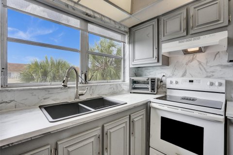 Condo in Lauderhill, Florida, 1 bedroom  № 1050351 - photo 2