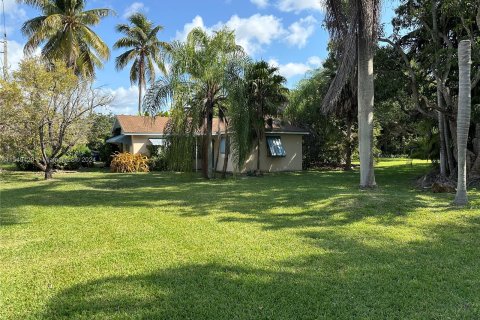 Villa ou maison à vendre à Palmetto Bay, Floride: 4 chambres, 190.73 m2 № 1060817 - photo 2