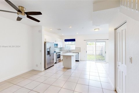 Townhouse in Homestead, Florida 3 bedrooms, 123.37 sq.m. № 1402546 - photo 10