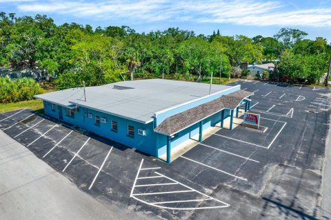 Commercial property in Hudson, Florida 362.32 sq.m. № 1210628 - photo 3