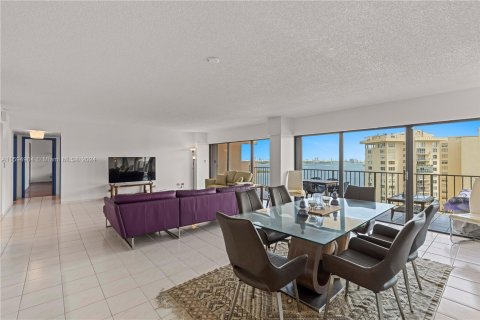 Copropriété à vendre à Miami, Floride: 2 chambres, 181.16 m2 № 1223758 - photo 7