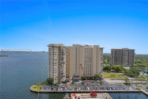 Condominio en venta en Miami, Florida, 2 dormitorios, 181.16 m2 № 1223758 - foto 5