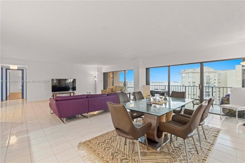 Copropriété à vendre à Miami, Floride: 2 chambres, 181.16 m2 № 1223758 - photo 19