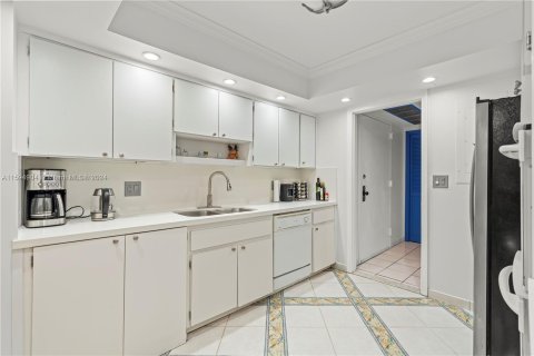 Copropriété à vendre à Miami, Floride: 2 chambres, 181.16 m2 № 1223758 - photo 14