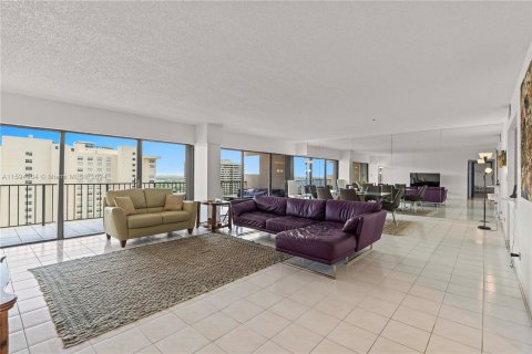 Copropriété à vendre à Miami, Floride: 2 chambres, 181.16 m2 № 1223758 - photo 8