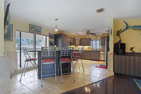 Casa en venta en Cutler Bay, Florida, 4 dormitorios, 200.3 m2 № 1223757 - foto 8